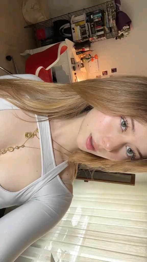 Video Iclik – Gadis Abg Mulus Baru Jadian Ma Ayang Viral