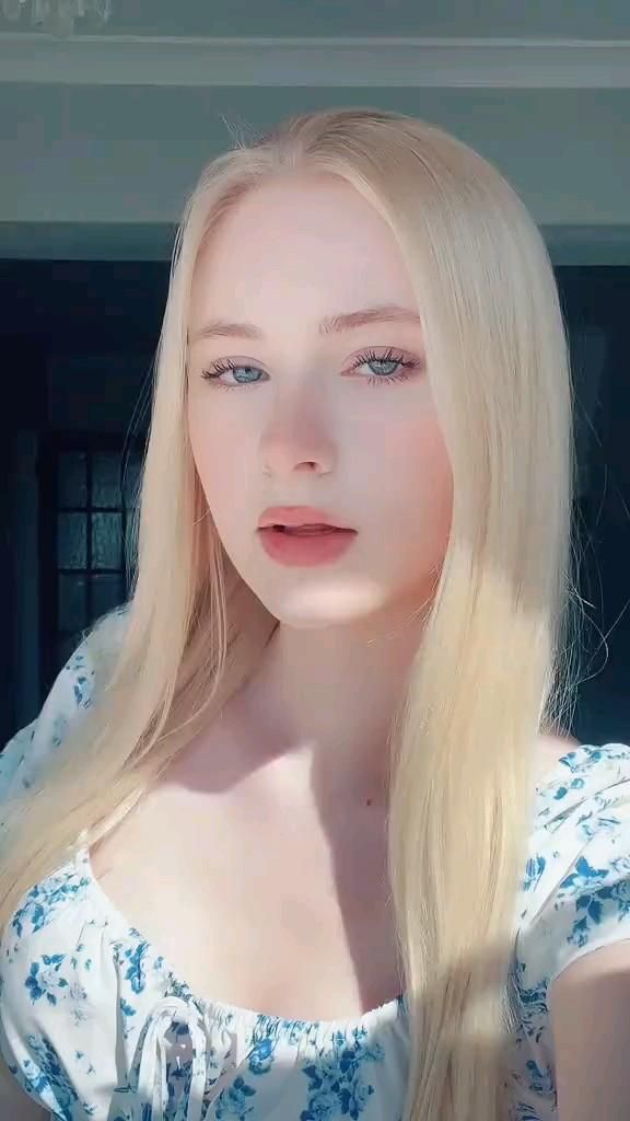 Video Iclik – Ngewe Gadis Cantik Toketnya Gede HD